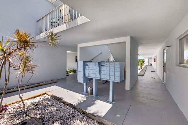 725 Hummingbird Way 109, North Palm Beach, FL 33408