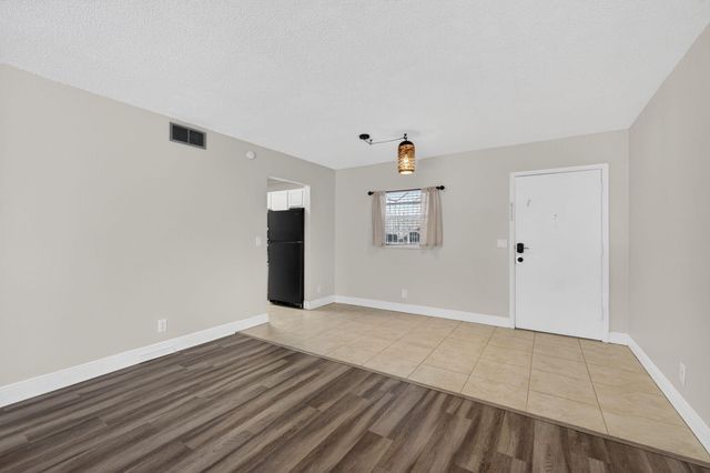 725 Hummingbird Way 109, North Palm Beach, FL 33408