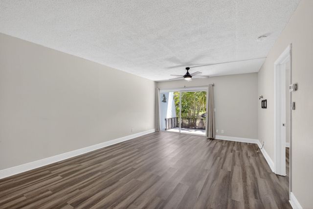 725 Hummingbird Way 109, North Palm Beach, FL 33408