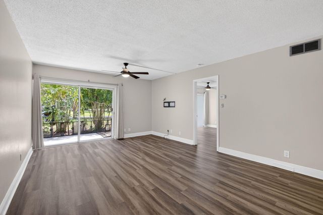 725 Hummingbird Way 109, North Palm Beach, FL 33408