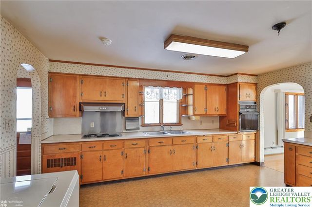 80 Echo Ridge Lane, Williams Twp, PA 18042