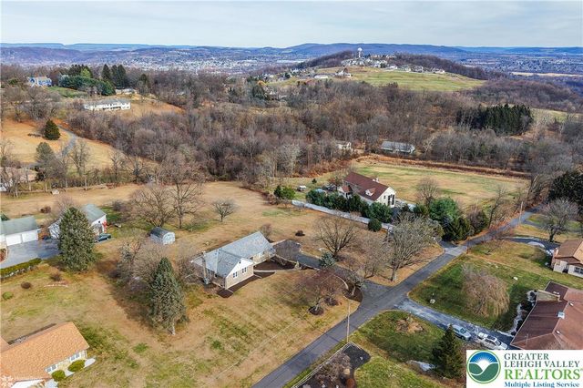 80 Echo Ridge Lane, Williams Twp, PA 18042