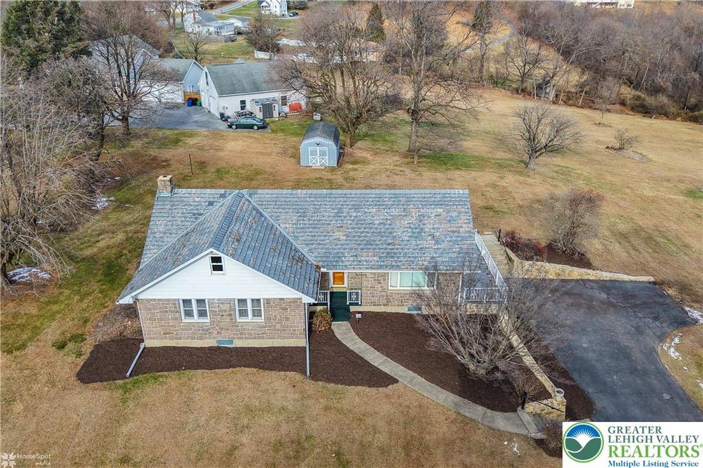 80 Echo Ridge Lane, Williams Twp, PA 18042