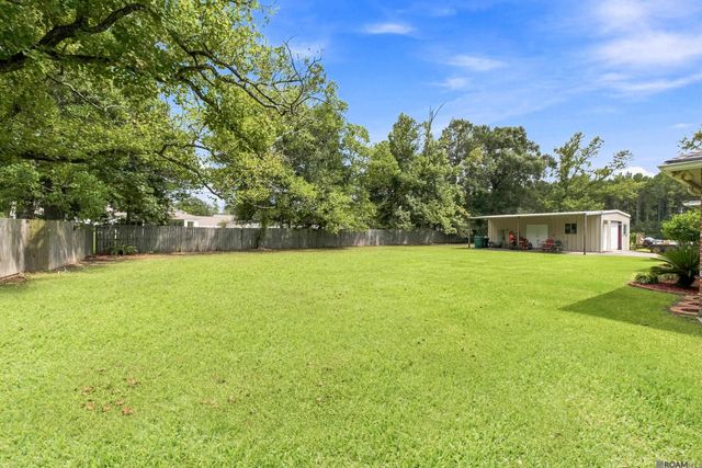 30886 Walker North Rd, Walker, LA 70785
