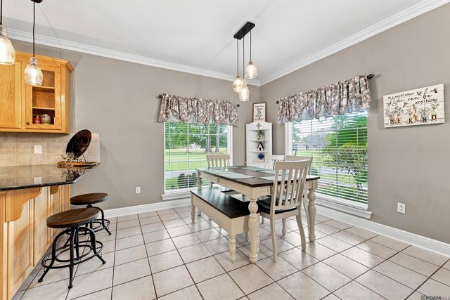 30886 Walker North Rd, Walker, LA 70785