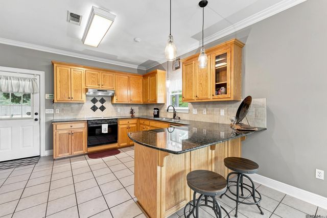 30886 Walker North Rd, Walker, LA 70785