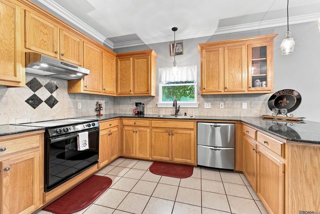 30886 Walker North Rd, Walker, LA 70785