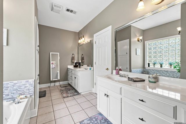 30886 Walker North Rd, Walker, LA 70785