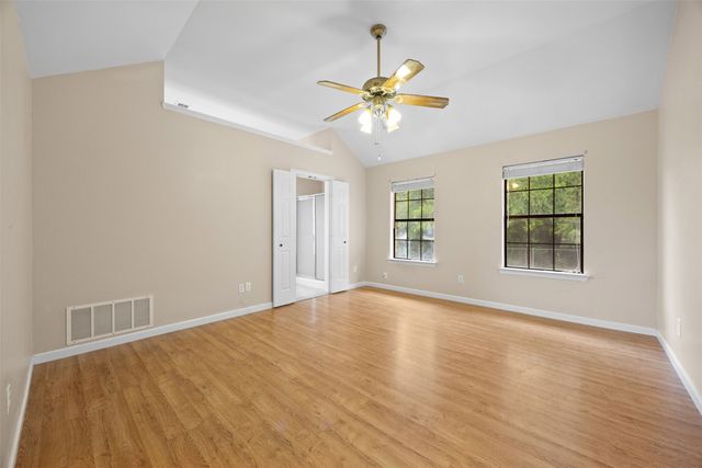 607 Lark Lane, Oak Leaf, TX 75154