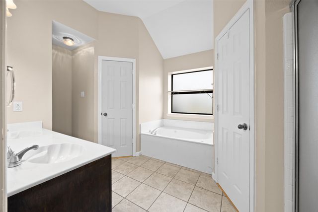 607 Lark Lane, Oak Leaf, TX 75154