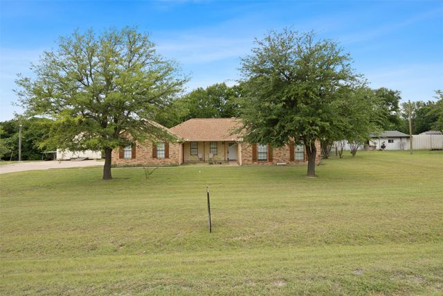 607 Lark Lane, Oak Leaf, TX 75154
