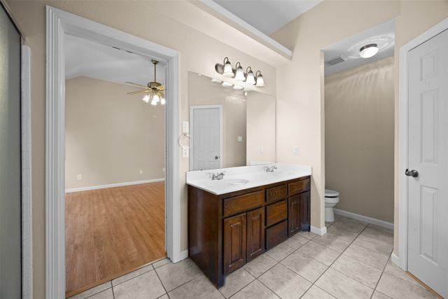 607 Lark Lane, Oak Leaf, TX 75154