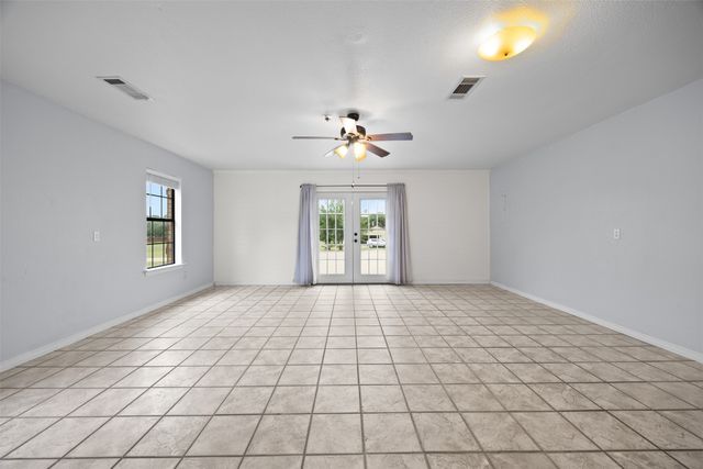 607 Lark Lane, Oak Leaf, TX 75154