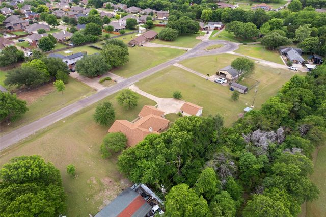 607 Lark Lane, Oak Leaf, TX 75154