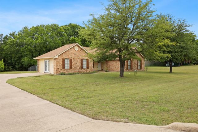 607 Lark Lane, Oak Leaf, TX 75154