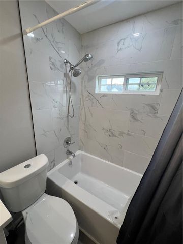 10525 Fairland Drive, Houston, TX 77051