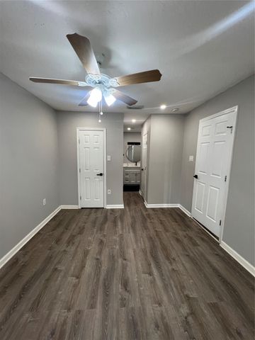 10525 Fairland Drive, Houston, TX 77051