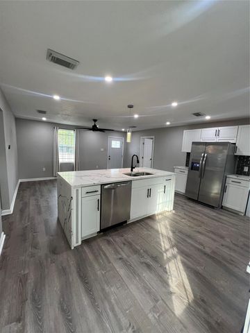 10525 Fairland Drive, Houston, TX 77051