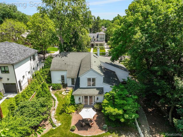 209 Chesterfield Avenue, Birmingham, MI 48009