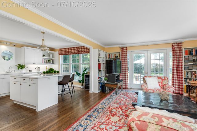 209 Chesterfield Avenue, Birmingham, MI 48009