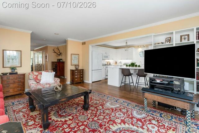 209 Chesterfield Avenue, Birmingham, MI 48009