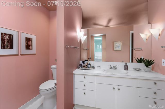 209 Chesterfield Avenue, Birmingham, MI 48009