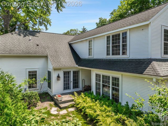 209 Chesterfield Avenue, Birmingham, MI 48009