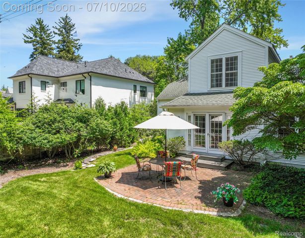 209 Chesterfield Avenue, Birmingham, MI 48009