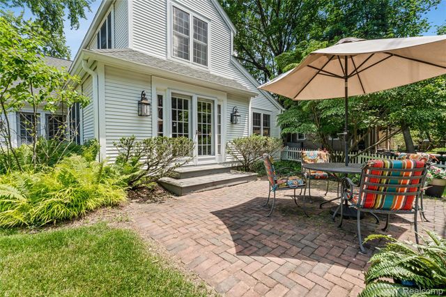 209 Chesterfield Avenue, Birmingham, MI 48009