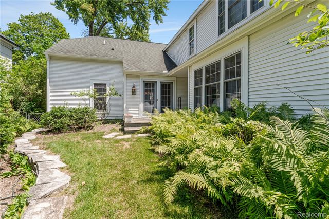 209 Chesterfield Avenue, Birmingham, MI 48009