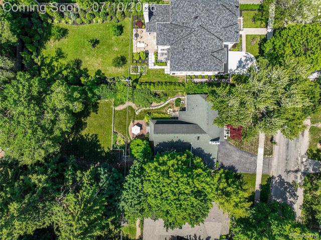 209 Chesterfield Avenue, Birmingham, MI 48009