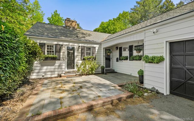 194 W Neck Road, Huntington, NY 11743