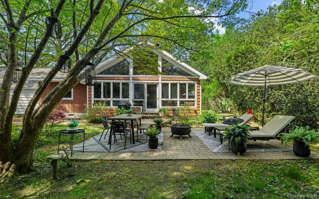 194 W Neck Road, Huntington, NY 11743