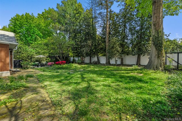 194 W Neck Road, Huntington, NY 11743