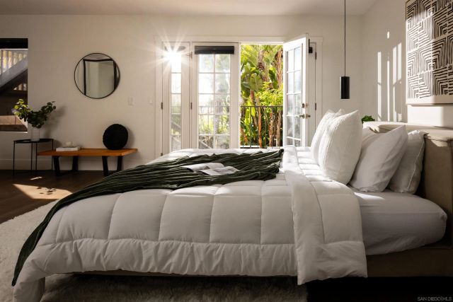 698 Hygeia Ave, Encinitas, CA 92024