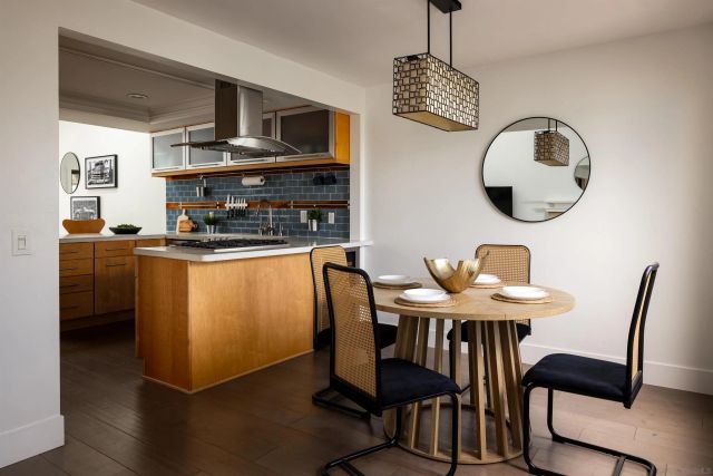 698 Hygeia Ave, Encinitas, CA 92024