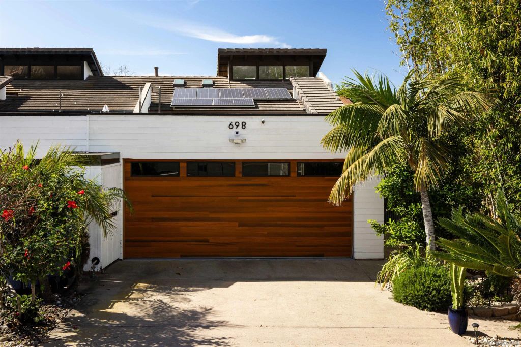 698 Hygeia Ave, Encinitas, CA 92024
