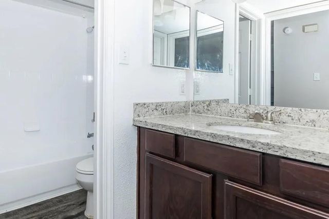 4400 Memorial Drive 39-1263, Houston, TX 77007