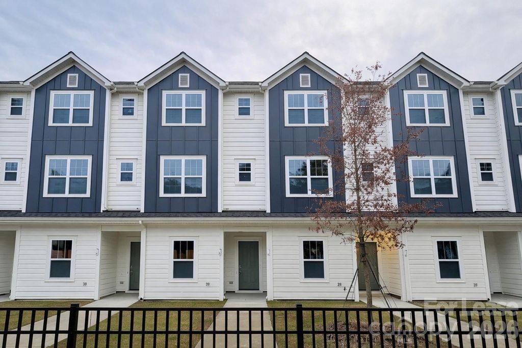 3930 Winterfield Place, Charlotte, NC 28205