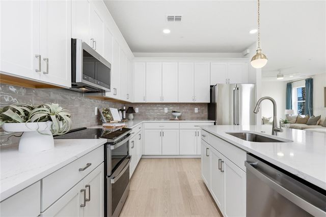 17818 BROADLEAF LOOP, Venice, FL 34293