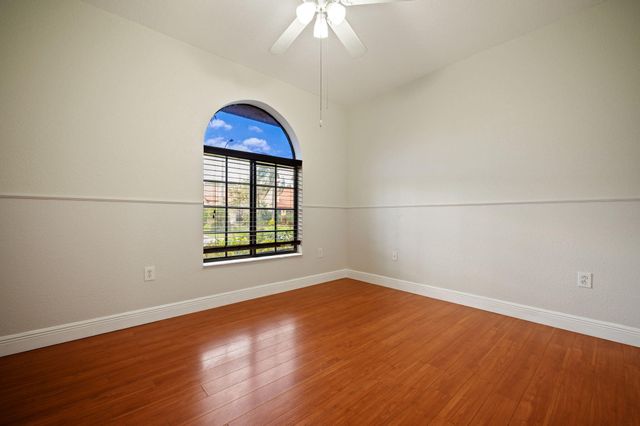 7039 Golf Pointe Circle, Tamarac, FL 33321