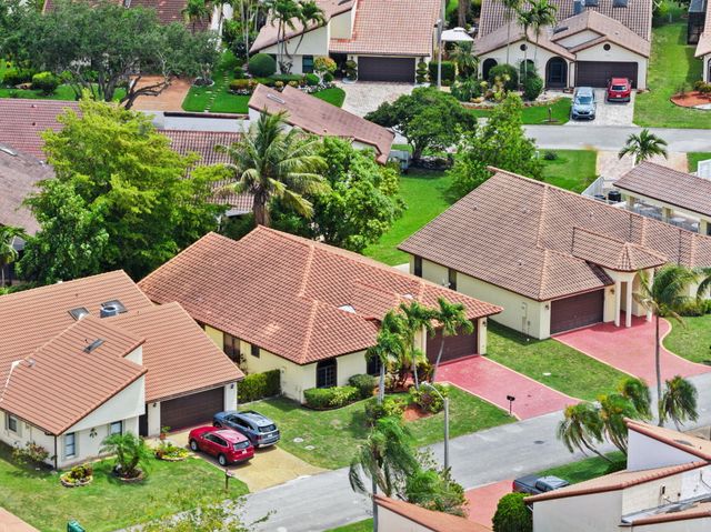 7039 Golf Pointe Circle, Tamarac, FL 33321