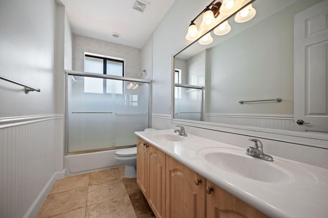 7039 Golf Pointe Circle, Tamarac, FL 33321