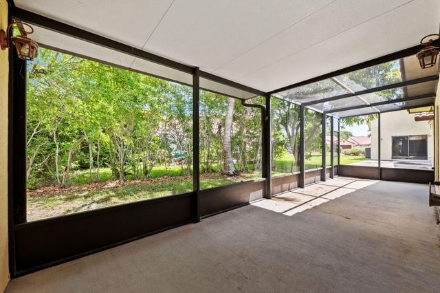 7039 Golf Pointe Circle, Tamarac, FL 33321