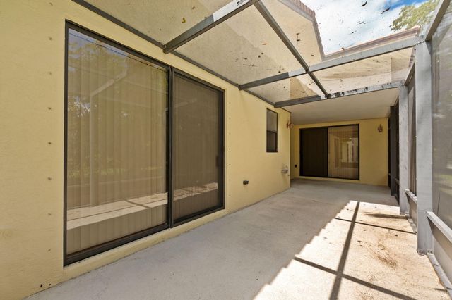 7039 Golf Pointe Circle, Tamarac, FL 33321