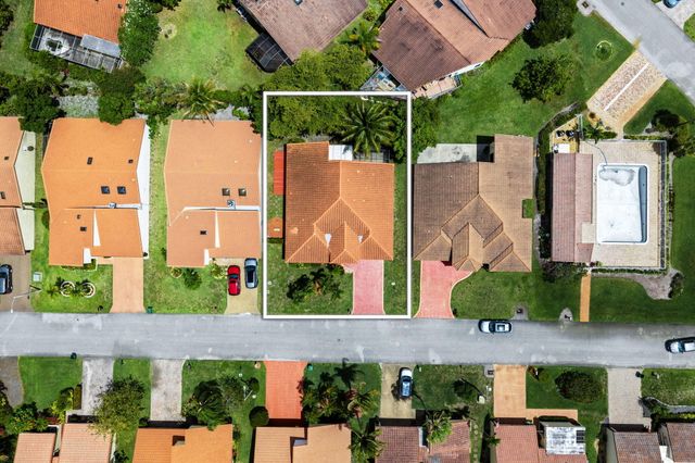 7039 Golf Pointe Circle, Tamarac, FL 33321