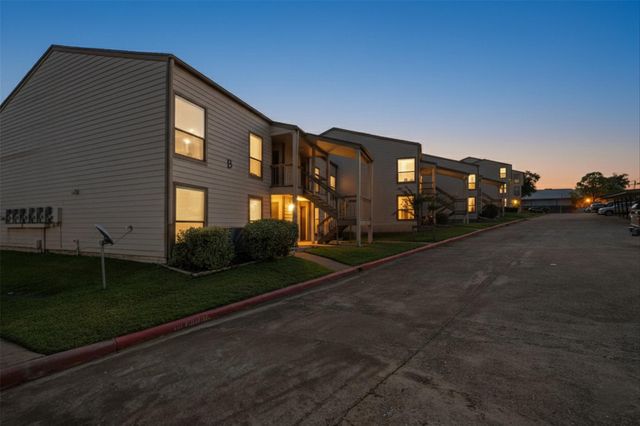 202 Lakeview Terrace A, Conroe, TX 77356