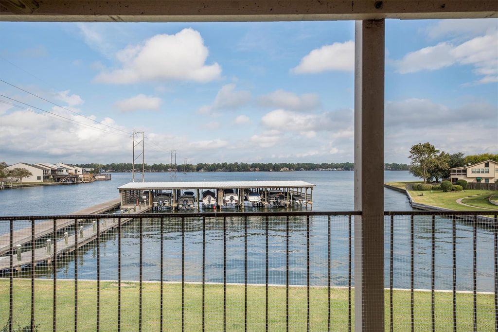 202 Lakeview Terrace A, Conroe, TX 77356