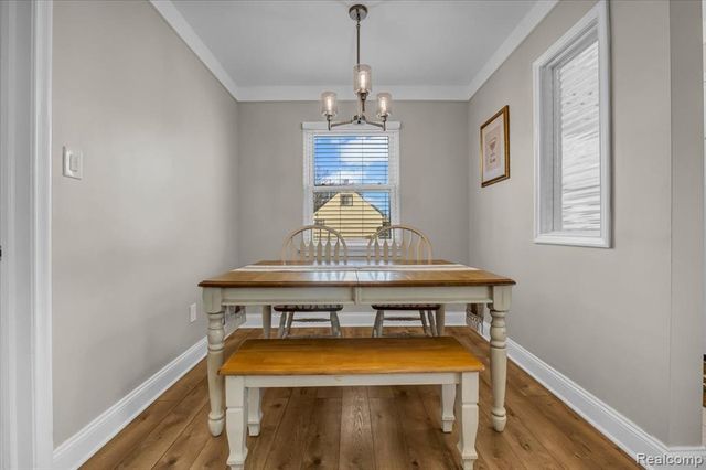 1104 E Barrett Avenue, Madison Heights, MI 48071