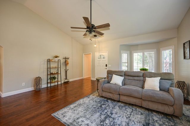 5722 Silverleaf Dr, Foresthill, CA 95631